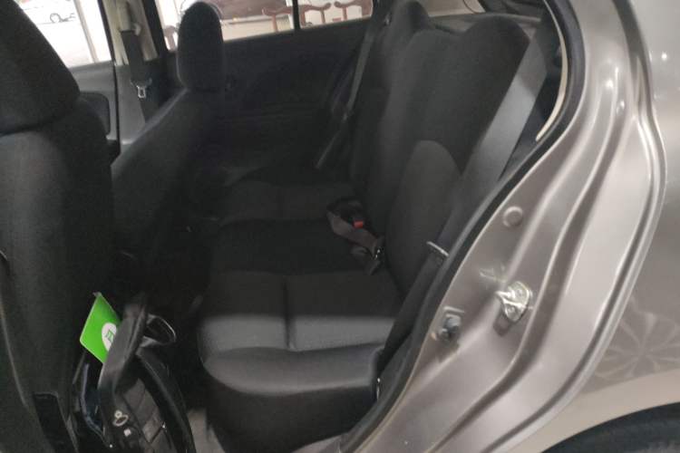 Used Nissan March 2010 1.5L Automatic Easy-Style Version Interior 4