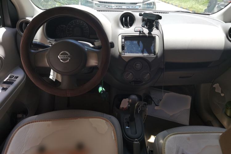 Used Nissan March 2010 1.5L Automatic Easy-Style Version Center Console