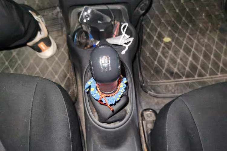 Used Nissan March 2010 1.5L Manual Easi-Style Edition Gear Lever