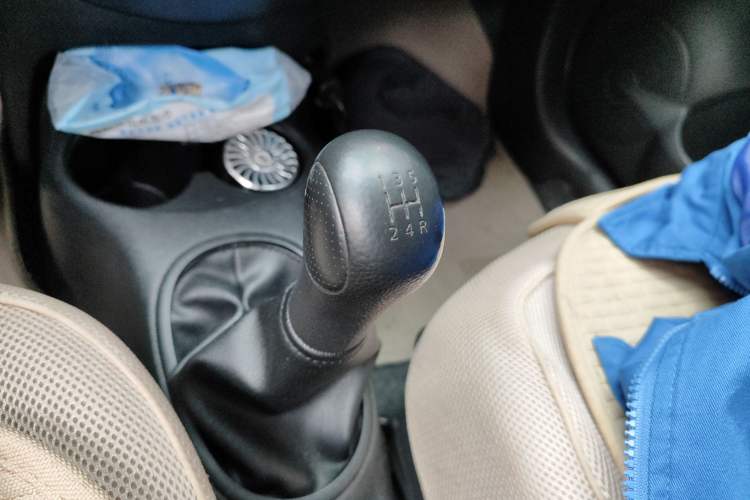 Used Nissan March 2010 1.5L Manual Easi-Style Edition Gear Lever