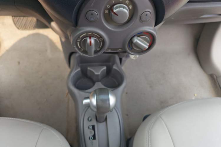 Used Nissan March 2010 1.5L Automatic Easy-Style Version Gear Lever