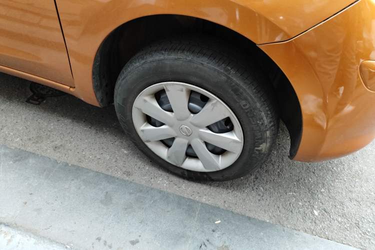 Used Nissan March 2010 1.5L Manual Easi-Style Edition Right Front Wheel Hub