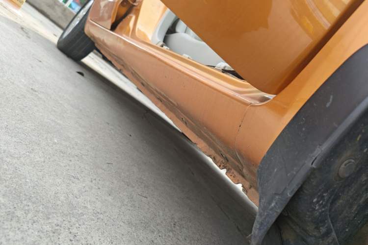 Used Nissan March 2010 1.5L Automatic Easy-Style Version Right Side Sill