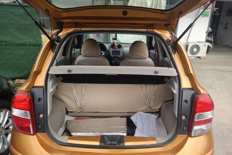 Used Nissan March 2010 1.5L Manual E-Xuan Edition Trunk