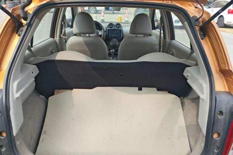 Used Nissan March 2010 1.5L Automatic Easy-Style Version Trunk