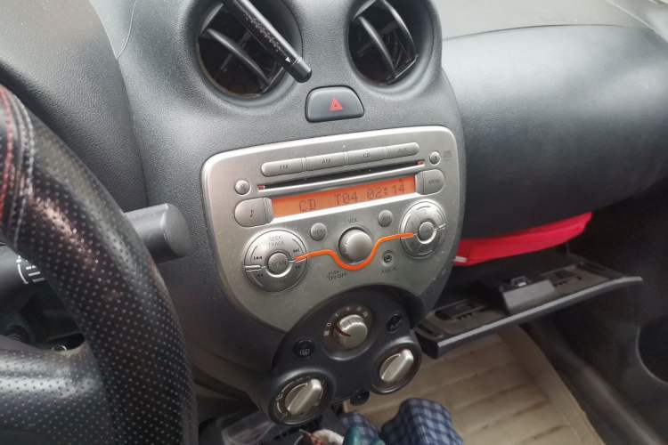 Used Nissan March 2010 1.5L Manual Easi-Style Edition Audio And AC Panel