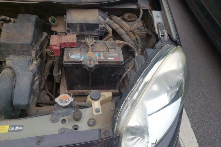 Used Nissan March 2010 1.5L Manual Easi-Style Edition Engine Bay Left