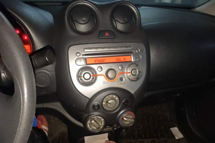 Used Nissan March 2010 1.5L Manual Easi-Style Edition Audio And AC Panel