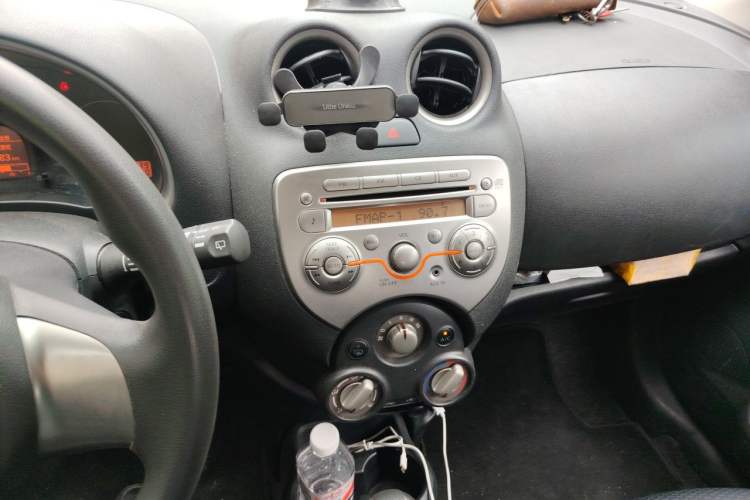 Used Nissan March 2010 1.5L Automatic Easy-Style Version Audio And AC Panel