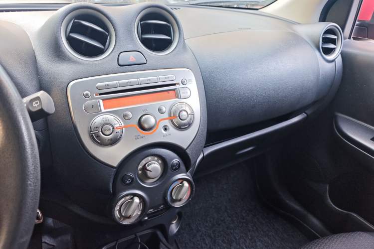 Used Nissan March 2010 1.5L Automatic Easy-Style Version Audio And AC Panel