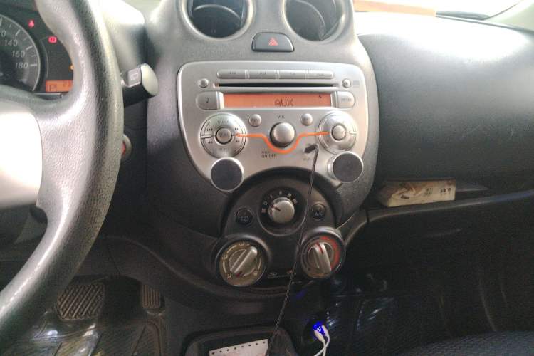Used Nissan March 2010 1.5L Automatic Easy-Drive Version Audio And AC Panel