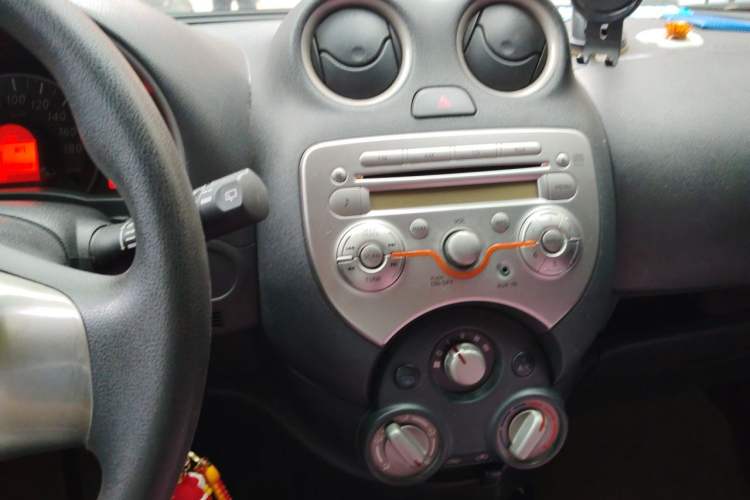 Used Nissan March 2010 1.5L Automatic Easy-Style Version Audio And AC Panel