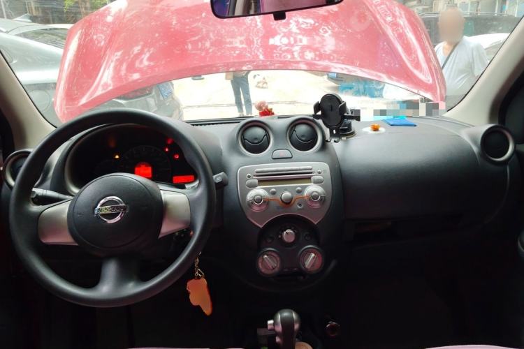 Used Nissan March 2010 1.5L Automatic Easy-Style Version Center Console