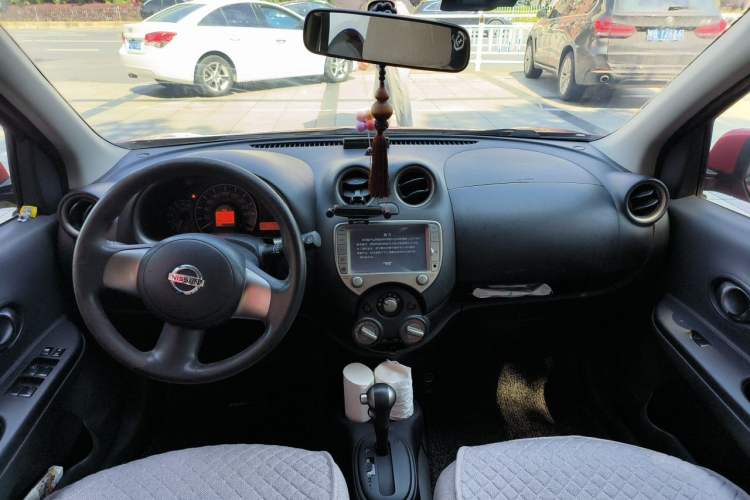 Used Nissan March 2010 1.5L Automatic Easy-Style Version Center Console