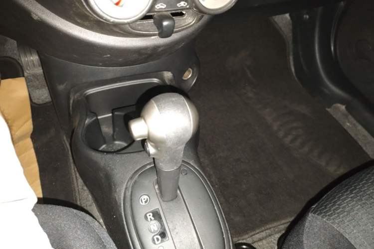 Used Nissan March 2010 1.5L Automatic Easy-Style Version Gear Lever