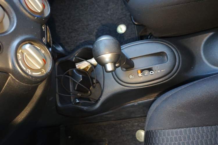 Used Nissan March 2010 1.5L Automatic Easy-Style Version Gear Lever