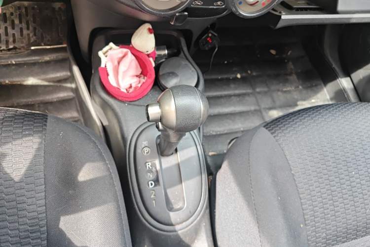 Used Nissan March 2010 1.5L Automatic Easy-Style Version Gear Lever