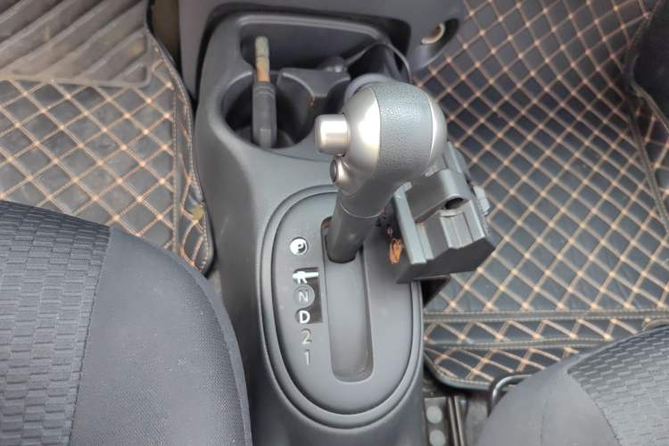 Used Nissan March 2010 1.5L Automatic Easy-Style Version Gear Lever