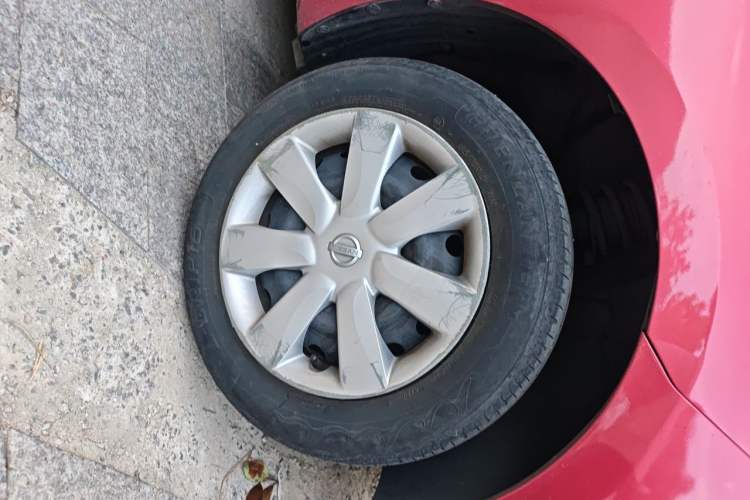 Used Nissan March 2010 1.5L Automatic Easy-Style Version Right Front Wheel Hub