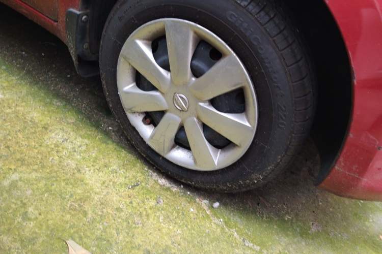 Used Nissan March 2010 1.5L Automatic Easy-Style Version Right Front Wheel Hub