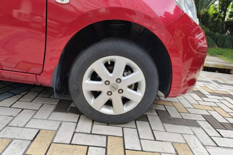Used Nissan March 2010 1.5L Automatic Easy-Style Version Right Front Wheel Hub