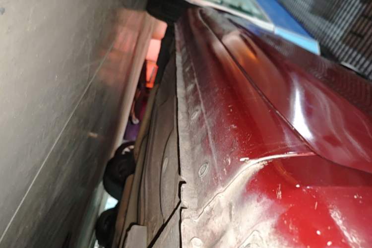 Used Nissan March 2010 1.5L Automatic Easy-Style Version Right Side Sill