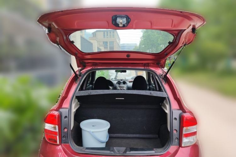 Used Nissan March 2010 1.5L Automatic Easy-Style Version Trunk