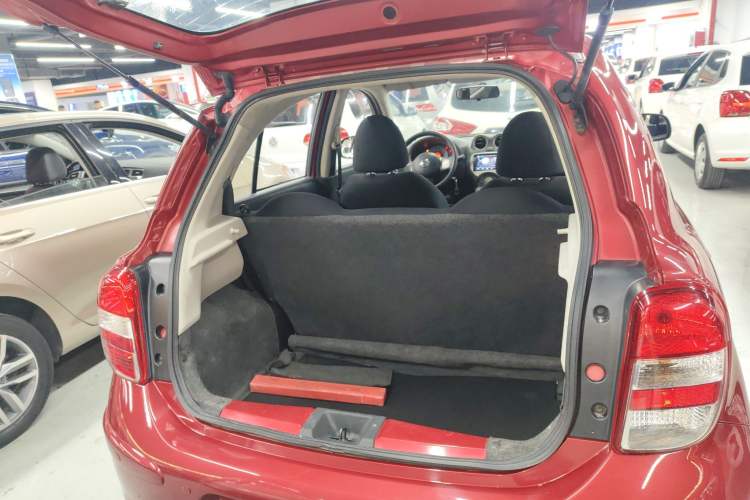 Used Nissan March 2010 1.5L Automatic Easy-Style Version Trunk