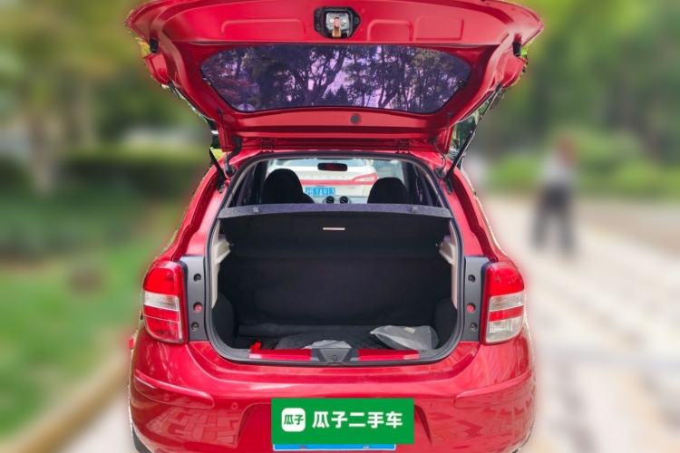 Used Nissan March 2010 1.5L Automatic Easy-Style Version Trunk