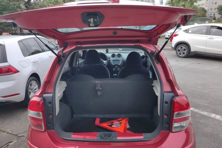 Used Nissan March 2010 1.5L Automatic Easy-Style Version Trunk