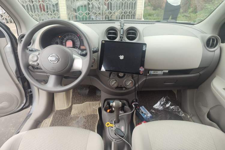 Used Nissan March 2010 1.5L Automatic Easy-Drive Version Center Console