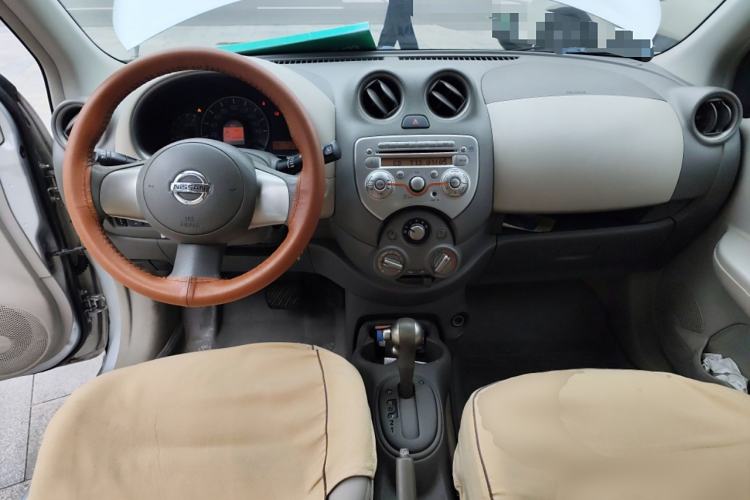 Used Nissan March 2010 1.5L Automatic Easy-Style Version Center Console