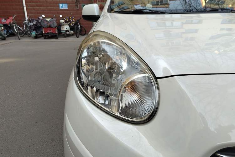 Used Nissan March 2010 1.5L Automatic Easy-Style Version Exterior 6