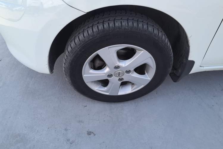 Used Nissan March 2010 1.5L Manual E-Xuan Edition Exterior 7