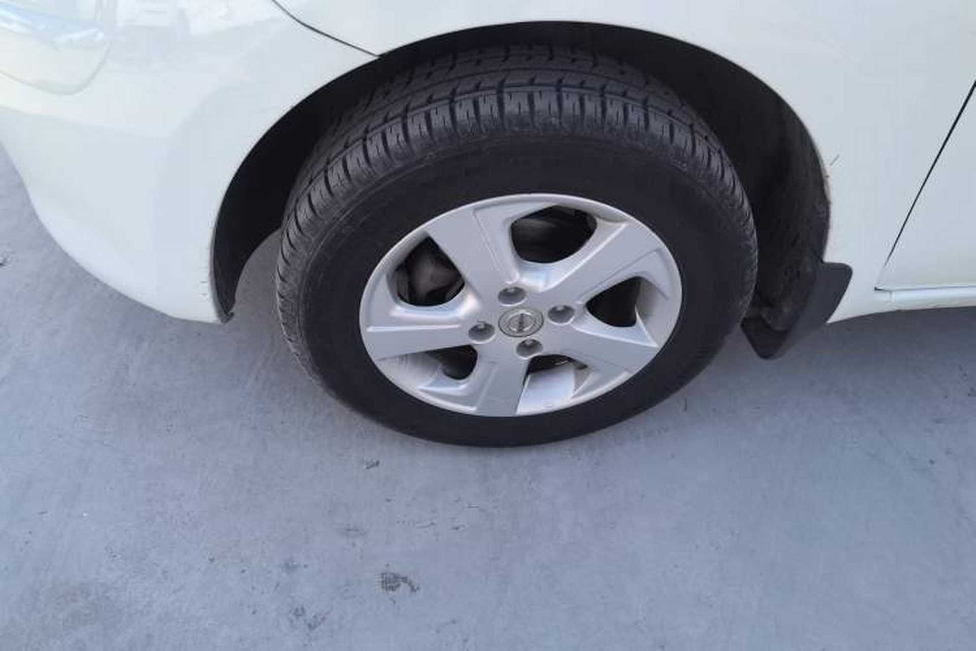 Used Nissan March 2010 1.5L Manual E-Xuan Edition Exterior 7