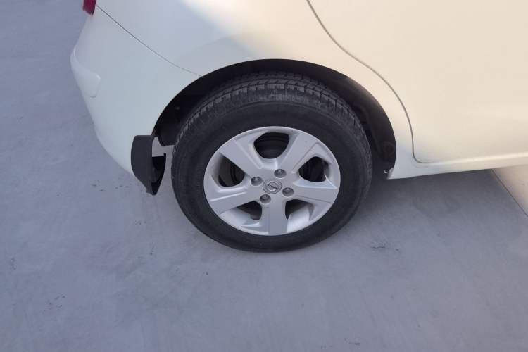 Used Nissan March 2010 1.5L Manual E-Xuan Edition Exterior 8