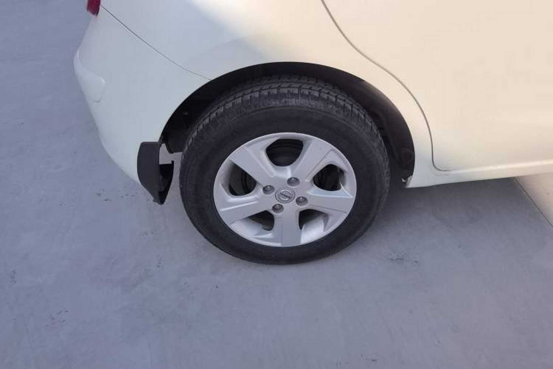 Used Nissan March 2010 1.5L Manual E-Xuan Edition Exterior 8