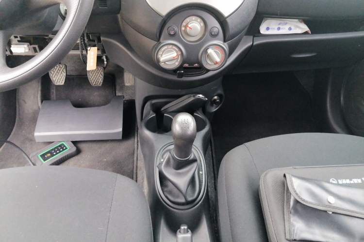 Used Nissan March 2010 1.5L Manual Easi-Style Edition Gear Lever