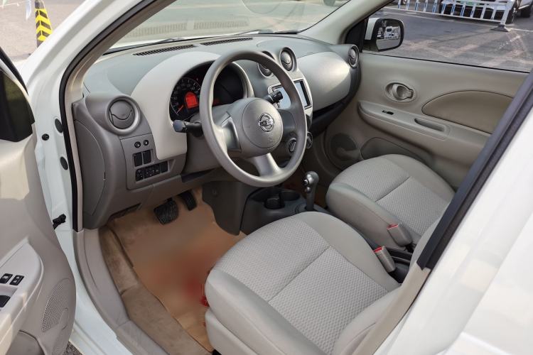 Used Nissan March 2010 1.5L Automatic Easy-Style Version Interior 4