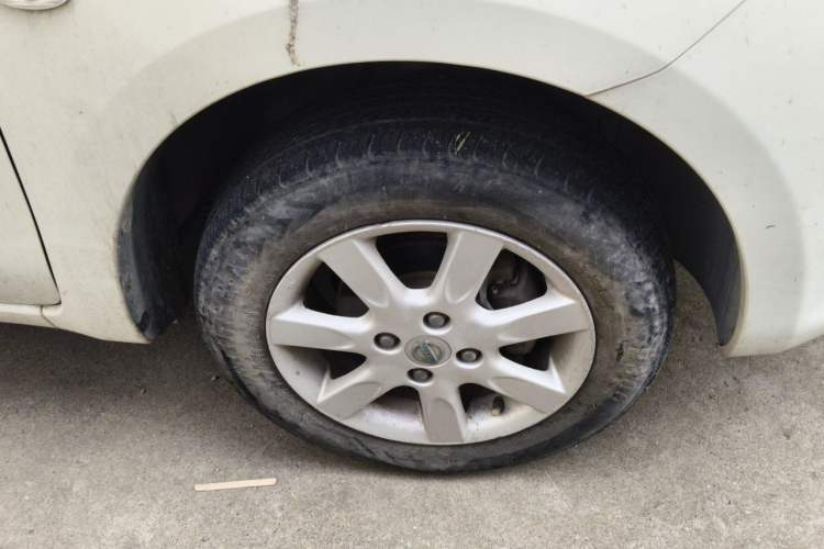 Used Nissan March 2010 1.5L Manual Easi-Style Edition Right Front Wheel Hub