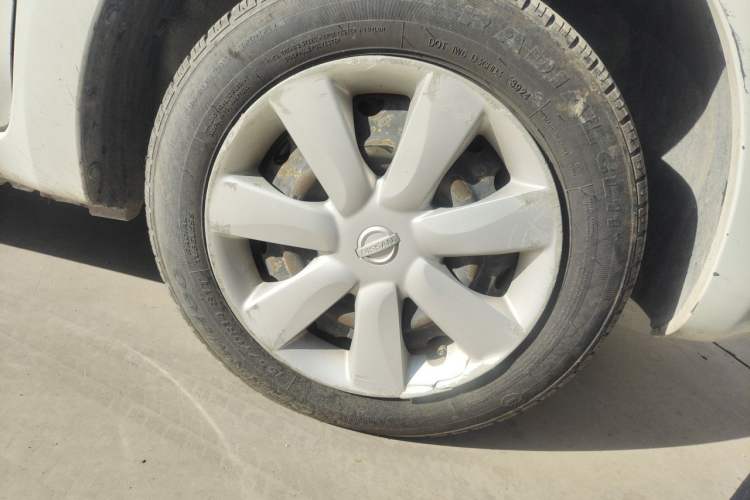Used Nissan March 2010 1.5L Manual Easi-Style Edition Right Front Wheel Hub