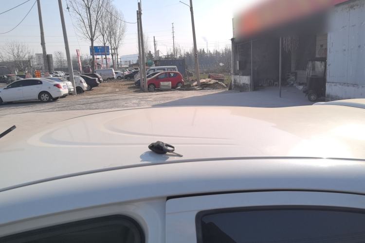 Used Nissan March 2010 1.5L Manual E-Xuan Edition Roof