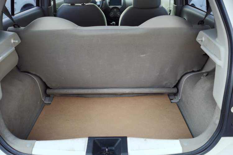 Used Nissan March 2010 1.5L Automatic Easy-Style Version Trunk