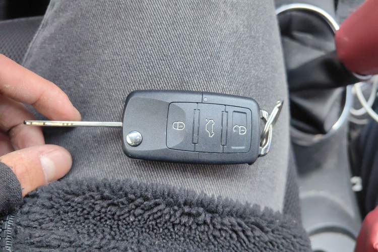 Used Nissan March 2010 1.5L Manual Easi-Style Edition Vehicle Key