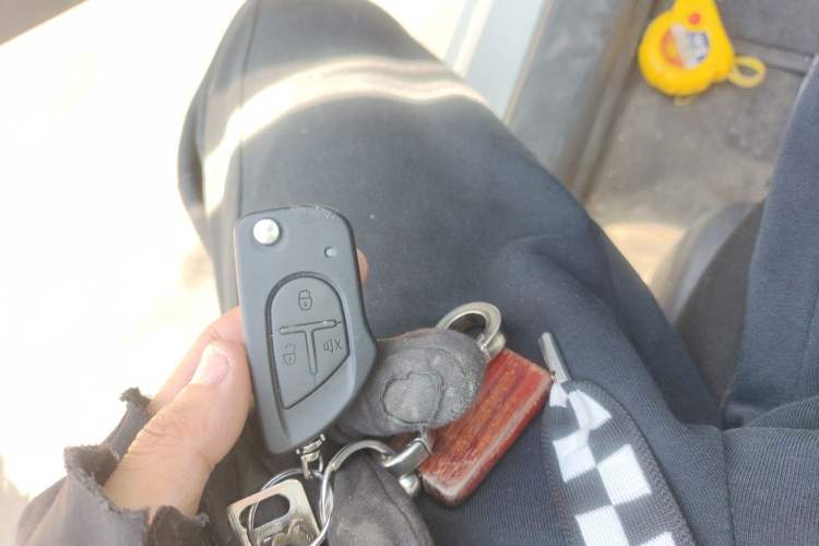 Used Nissan March 2010 1.5L Manual Easi-Style Edition Vehicle Key