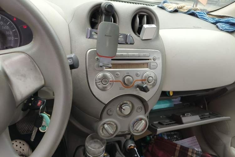 Used Nissan March 2010 1.5L Automatic Easy-Style Version Audio And AC Panel