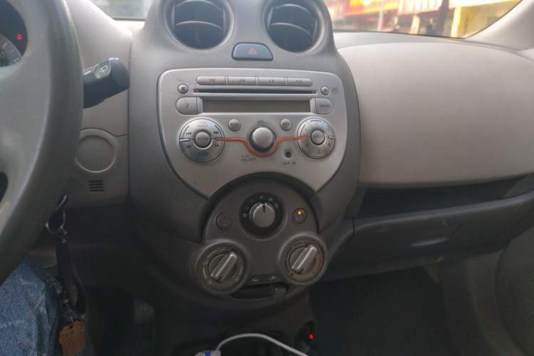 Used Nissan March 2010 1.5L Automatic Easy-Style Version Audio And AC Panel