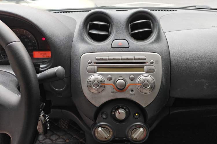 Used Nissan March 2010 1.5L Manual Easi-Style Edition Audio And AC Panel