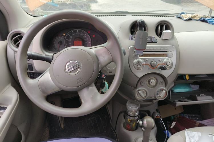 Used Nissan March 2010 1.5L Automatic Easy-Style Version Center Console
