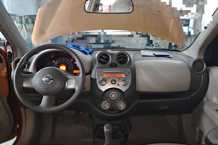 Used Nissan March 2010 1.5L Manual E-Xuan Edition Center Console